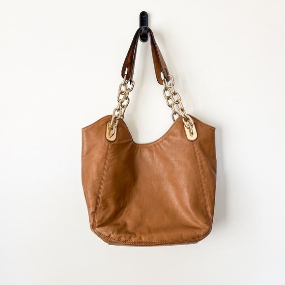 Awesome Vintage Michael Kors Buttery Soft Leather Bag With Gold Chain Hardware - Picture 4 of 5